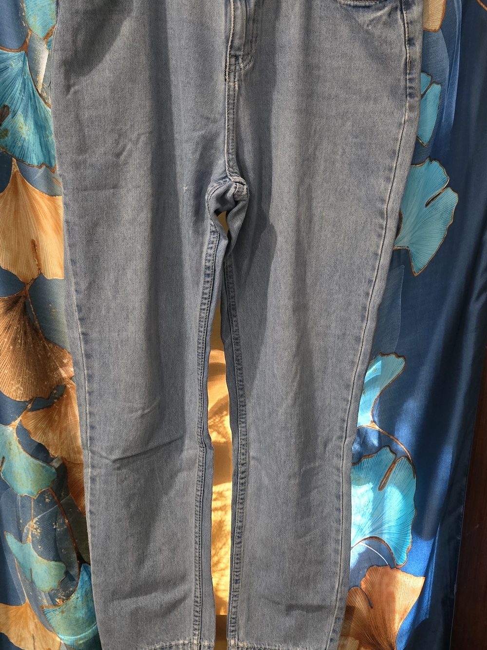 Classic Women's Light Wash Mon Jeans - Light Blue